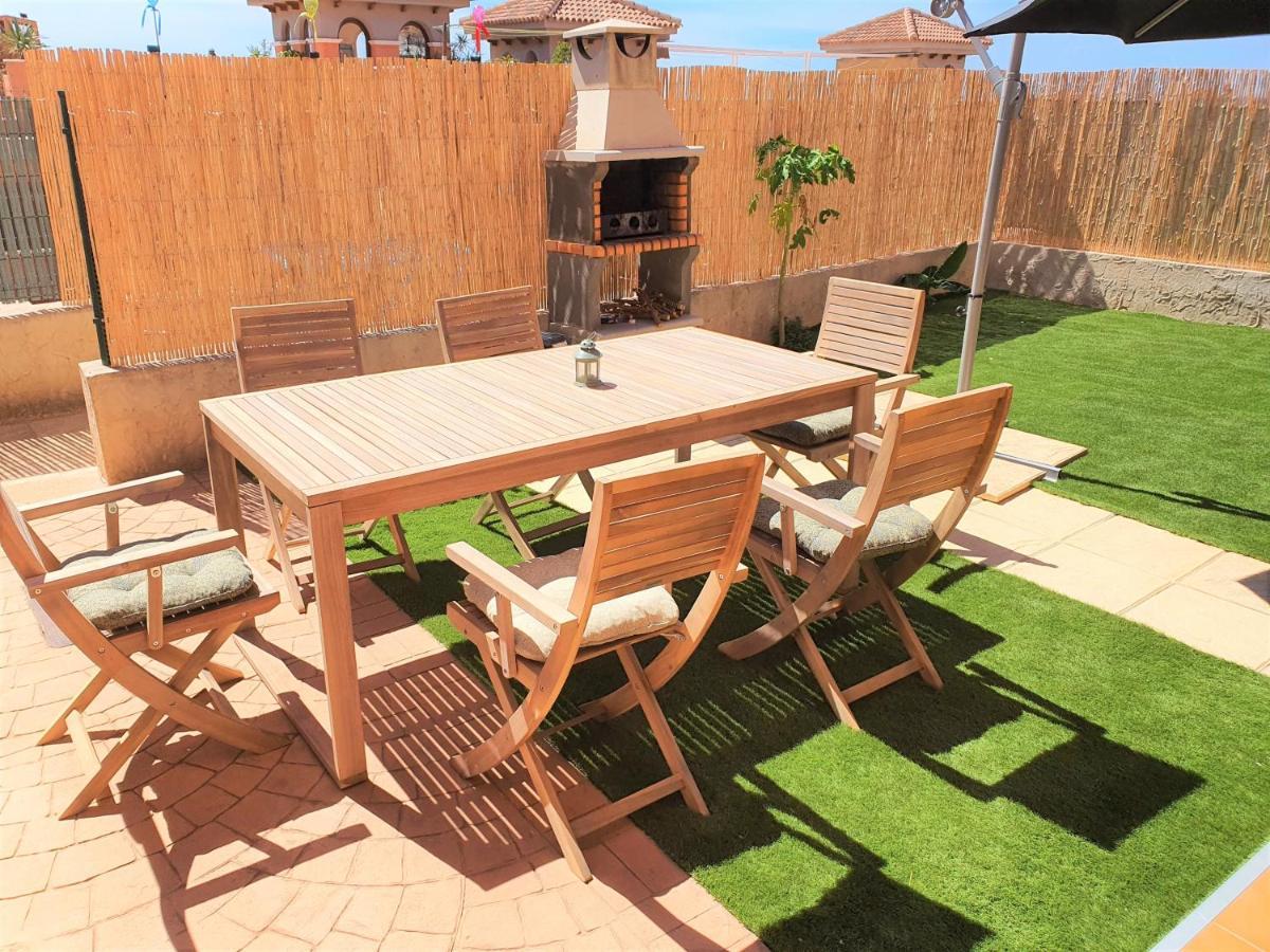 Espacioso Apartamento Con Preciosos Jardines Y Bbq Isla Plana Buitenkant foto