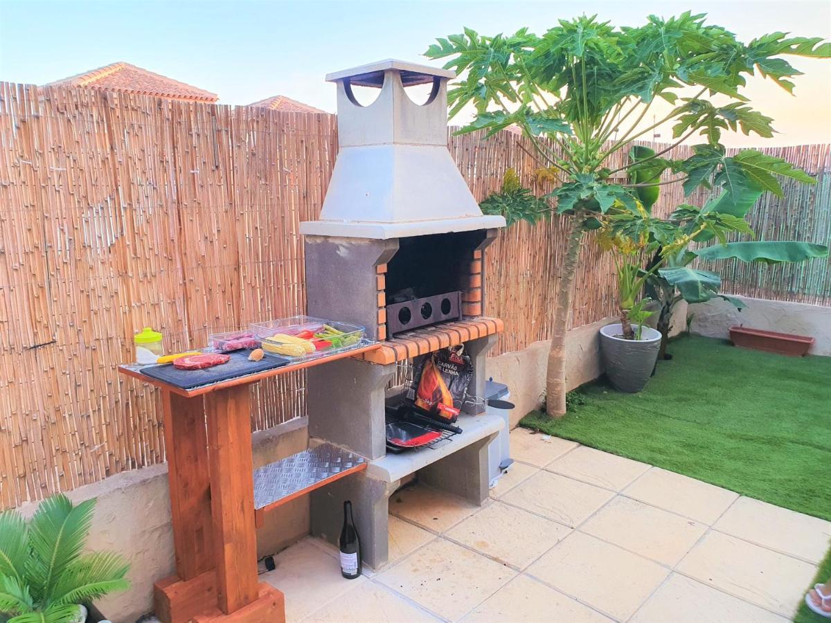 Espacioso Apartamento Con Preciosos Jardines Y Bbq Isla Plana Buitenkant foto